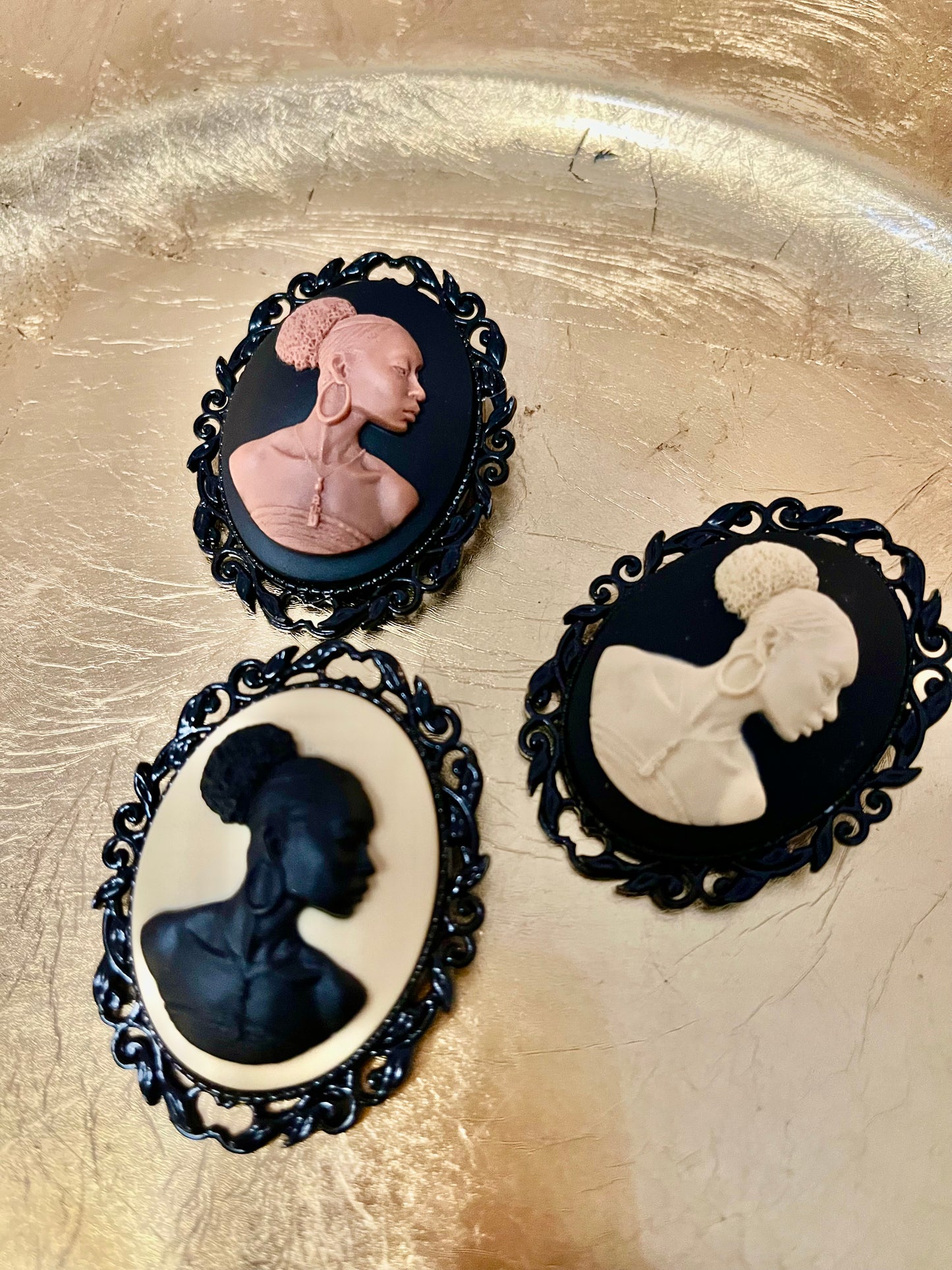 Chamille Cameo