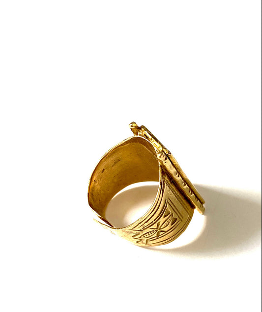 Dua Adjustable Brass Ring